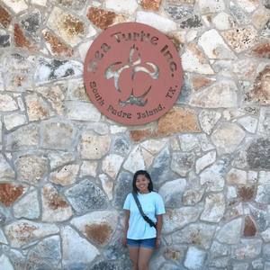 Meet your Posher, Olivia